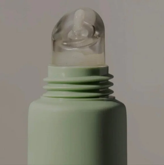 Summer fridays Lip Butter Balm for Hydration & Shine SWEET MINT. PRICE IS FIRM - Picture 4 of 7